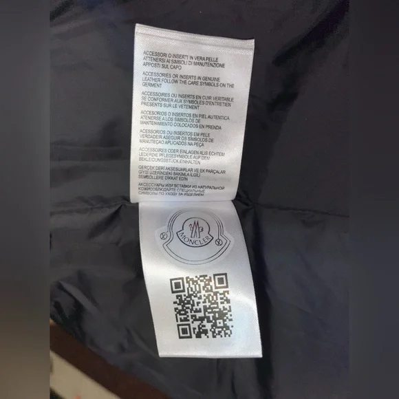 Moncler Pure Goose Down hooded puffer Children's jacket coat size 10 Red - Picture 9 of 9